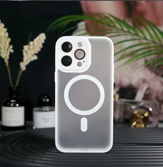 iPhone 15 Plus MagSafe Cases / White